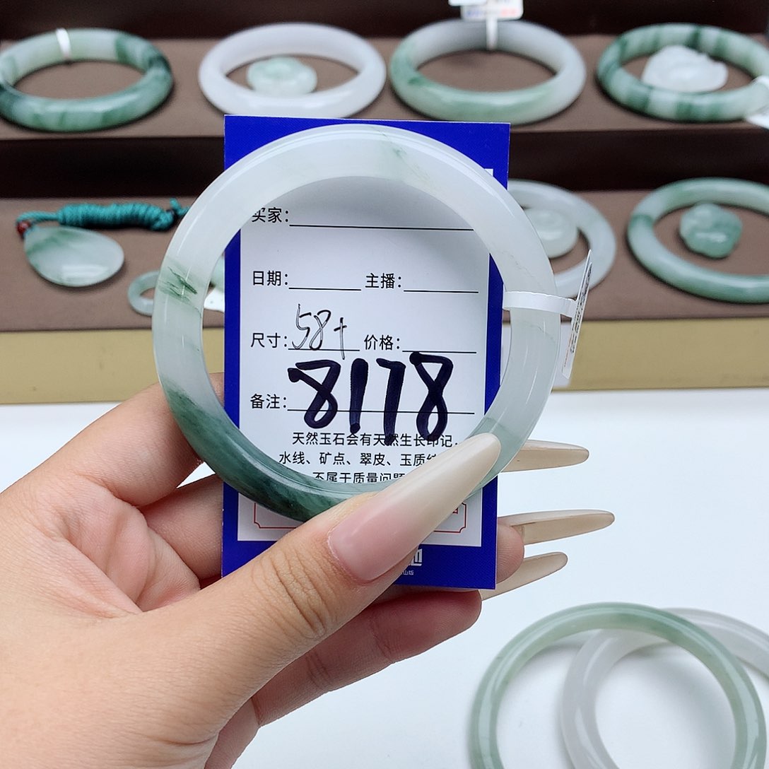 石英质玉手镯未镶嵌远**黛