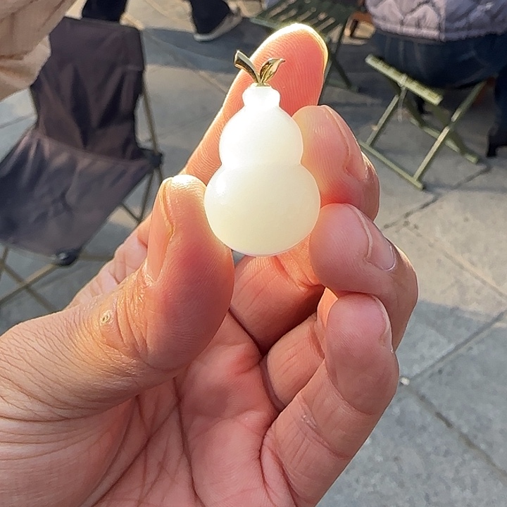 和田玉18K金镶嵌颈饰