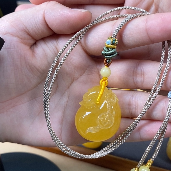 未镶嵌琥珀裸石钱袋子