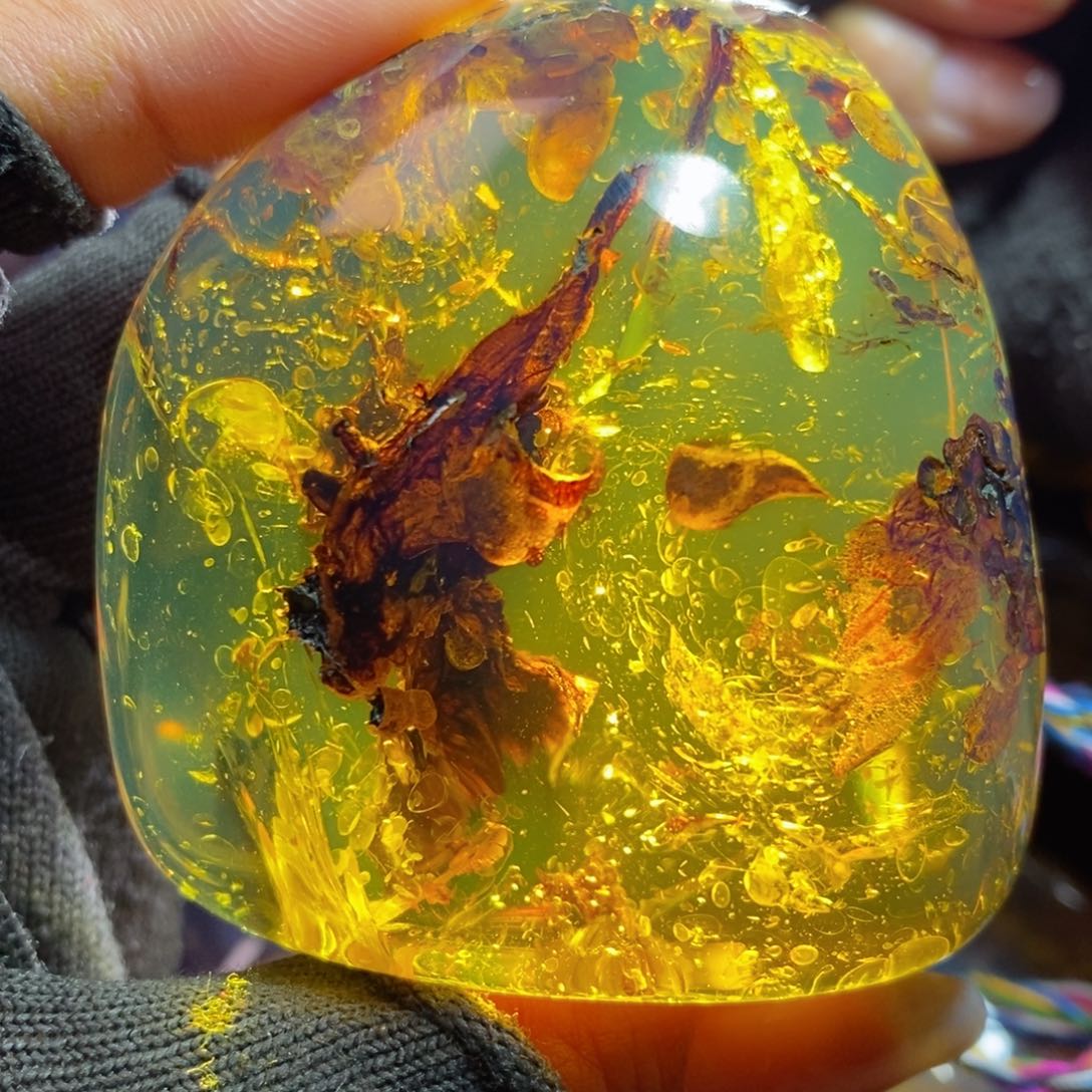 未镶嵌琥珀裸石珀