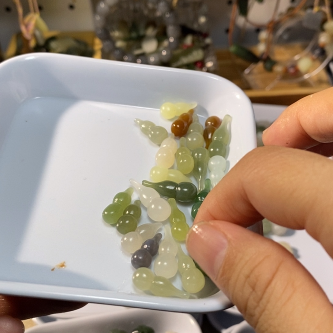 和田玉未镶嵌手链微瑕发二