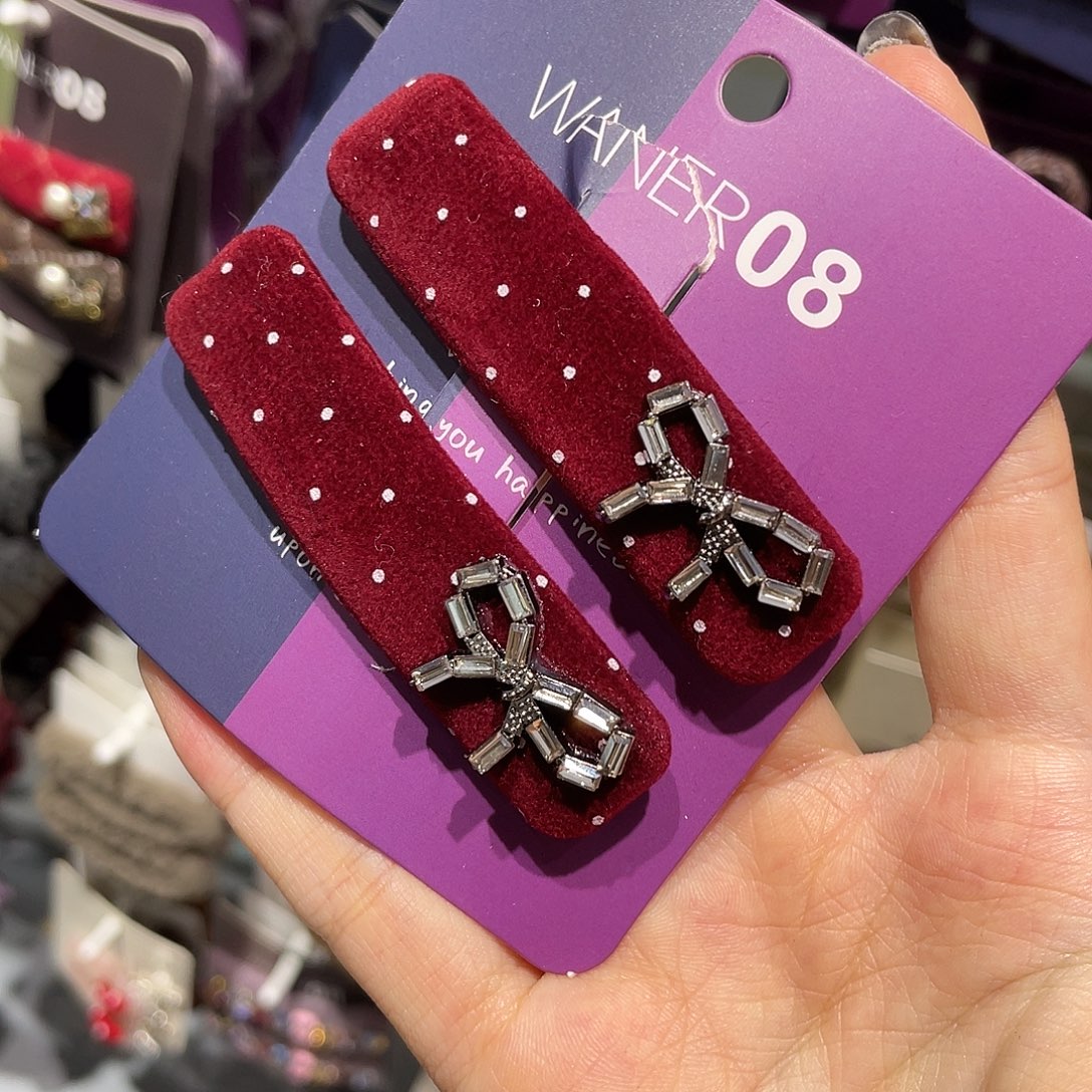 非金属红波点方形蝴蝶结