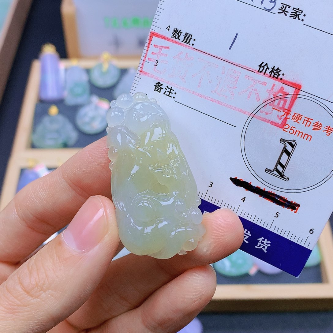 翡翠未镶嵌颈饰翡翠