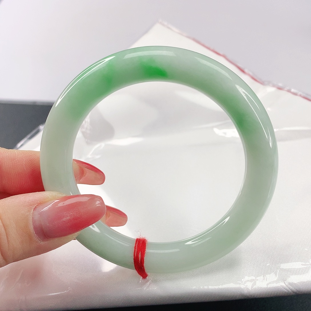 翡翠手镯未镶嵌翡翠109