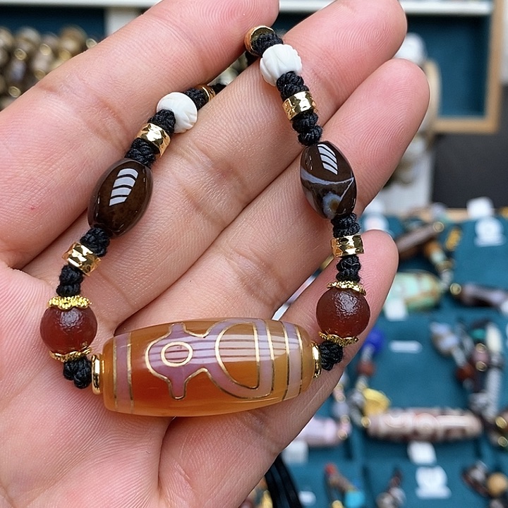 玛瑙/玉髓颈饰合金