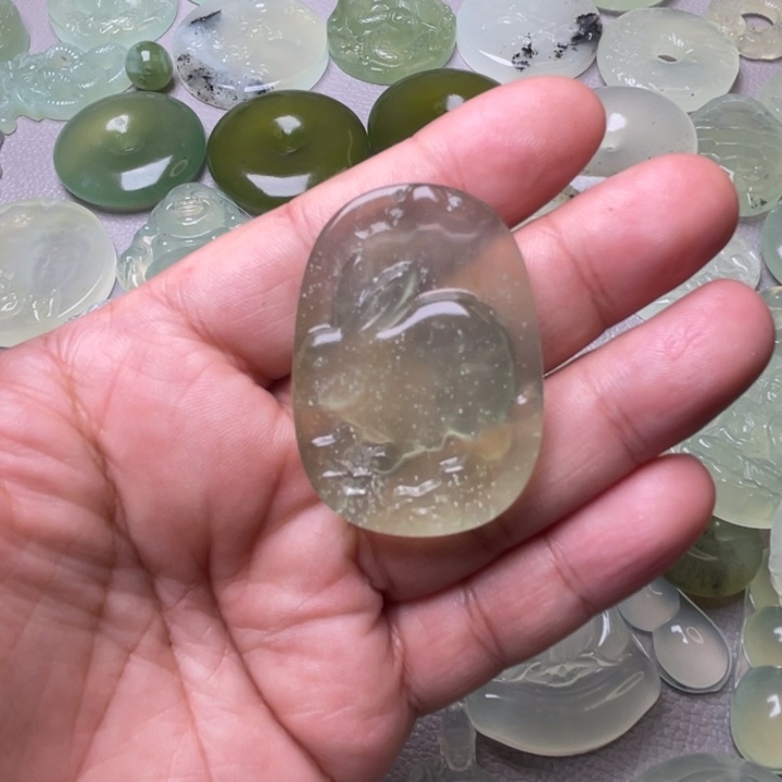 岫玉吊坠(赠链)未镶嵌鑫*