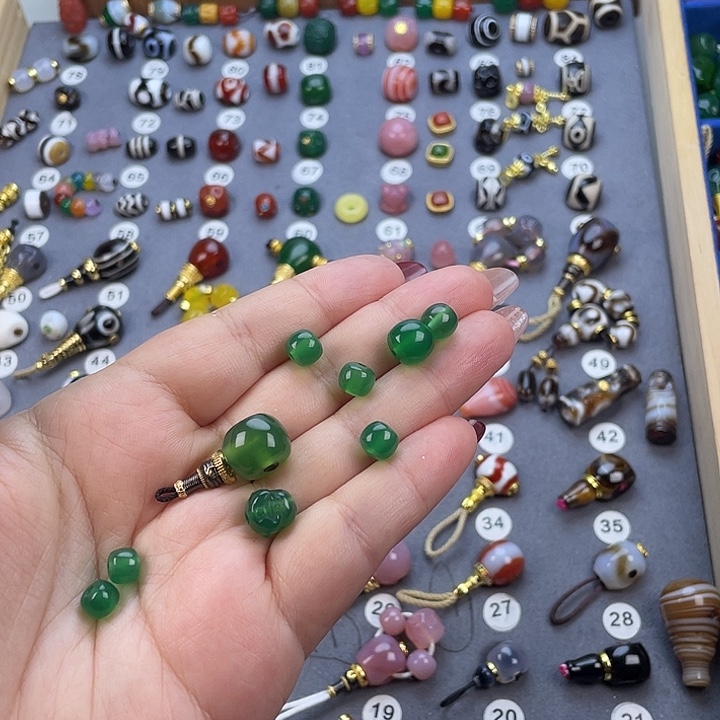 迎***浪玛瑙/玉髓未镶嵌饰品