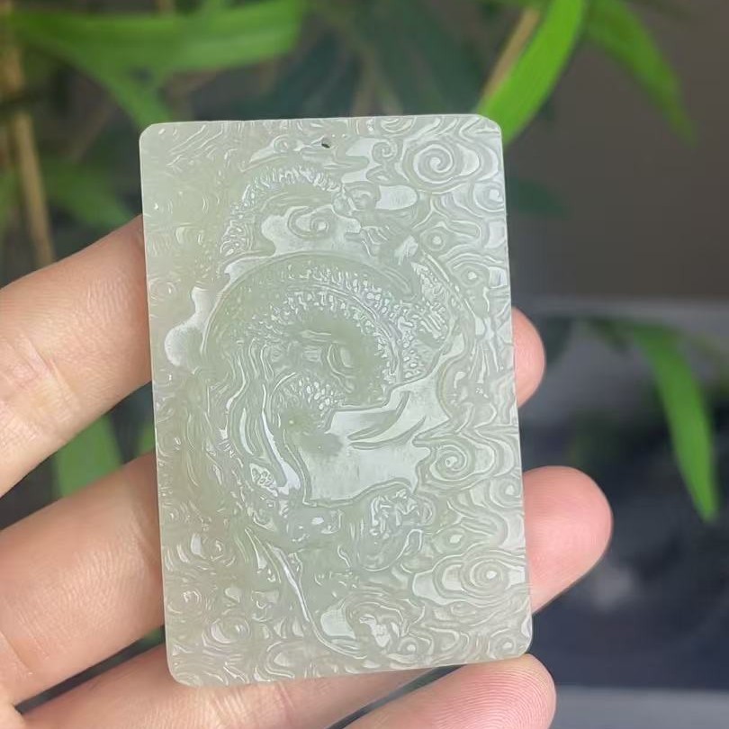 和田玉龙行天下吉祥龙牌