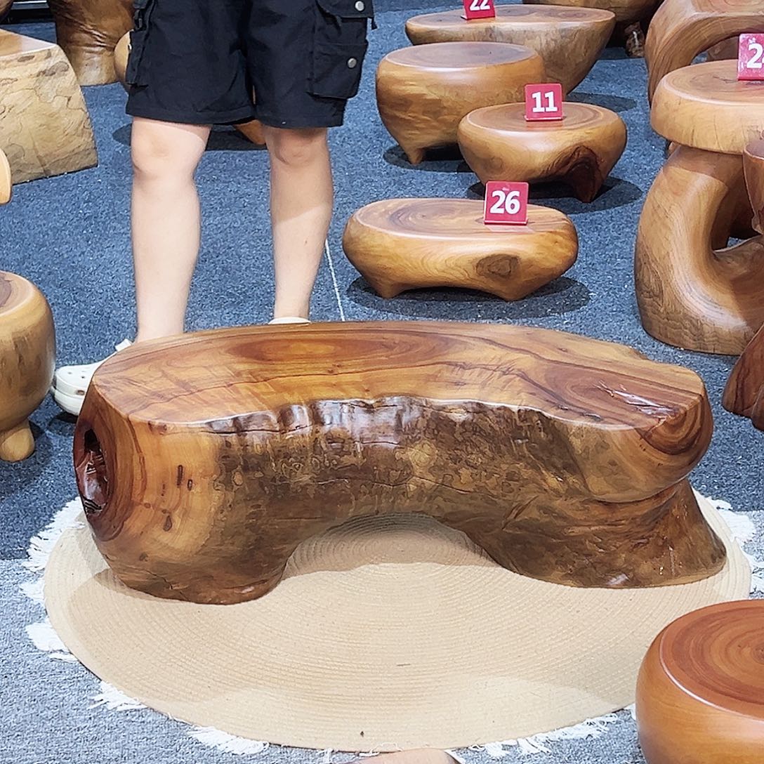 19 号香樟木尺寸：82-32-30cm