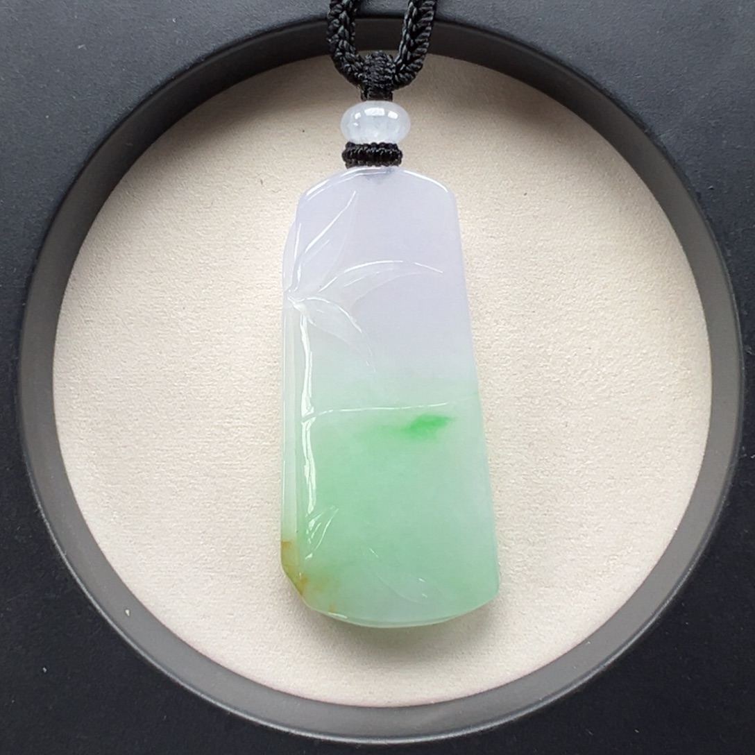 翡翠未镶嵌颈饰竹节