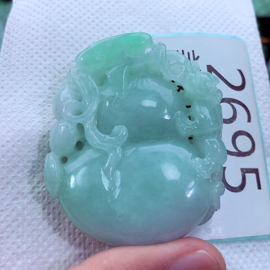 吊坠(不含链)未镶嵌翡翠