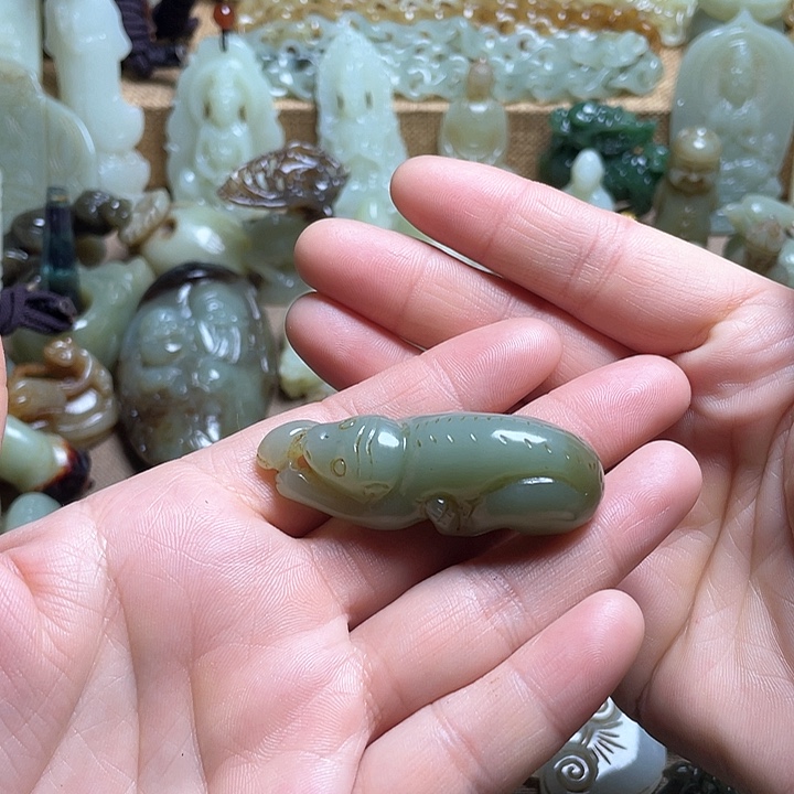 和田玉颈饰未镶嵌