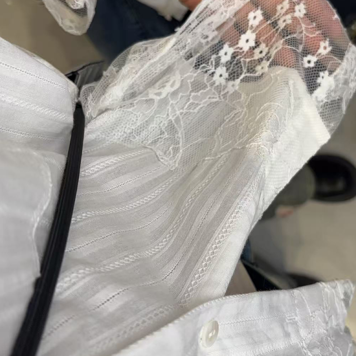 蕾丝拼接白衬衫女