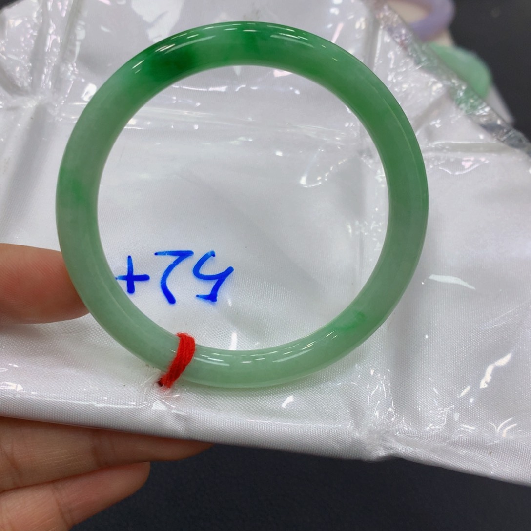 翡翠手镯未镶嵌果*子翡翠