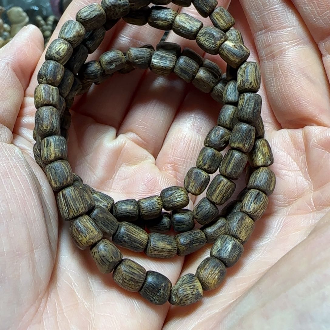 沉香手串用****9绿奇楠沉香沉水桶珠随型多圈手串18克+
