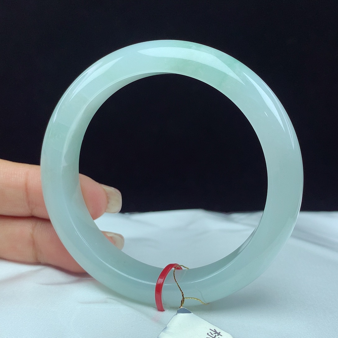 翡翠手镯未镶嵌55圈 3697