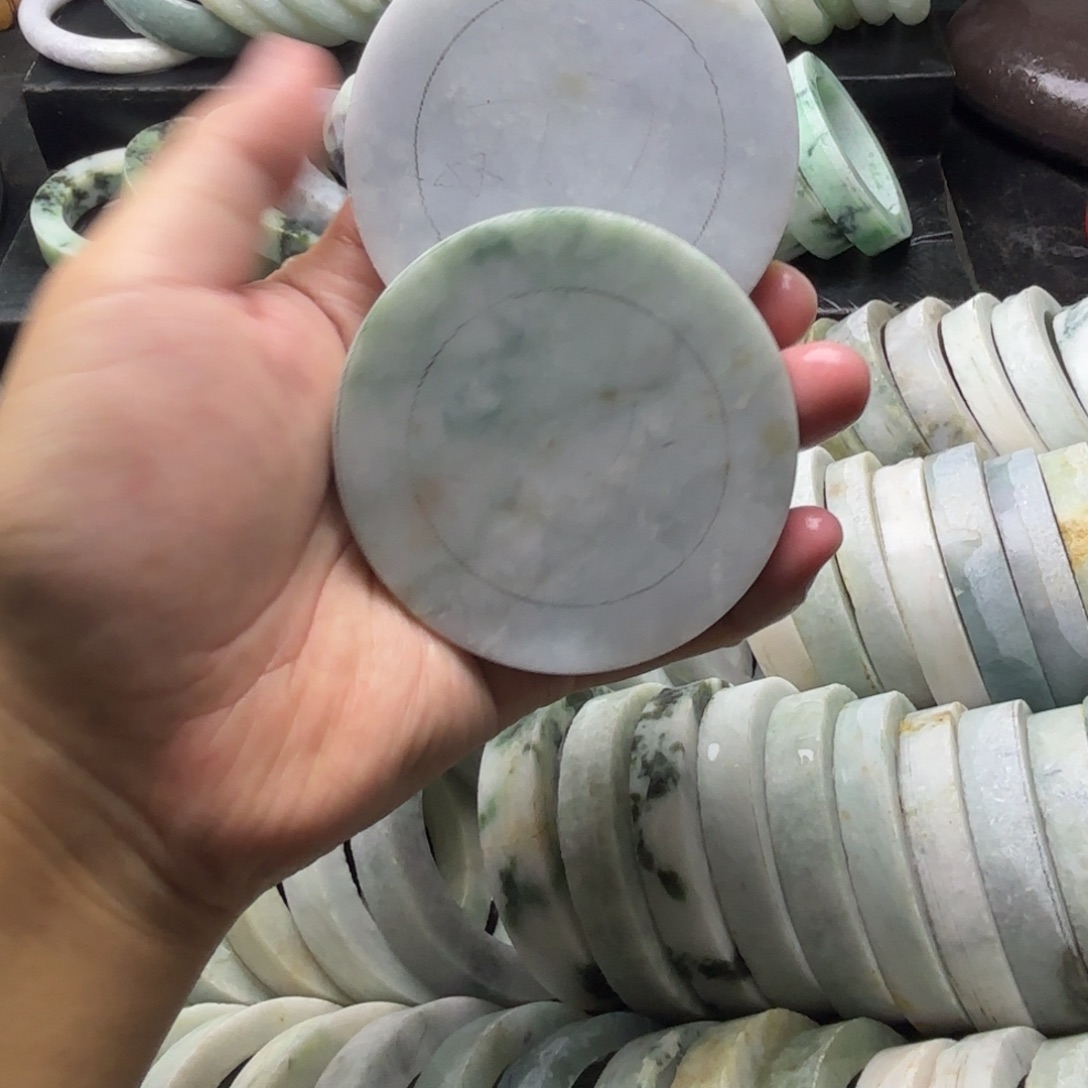 幼***美定制翡翠未镶嵌翡翠手镯定制