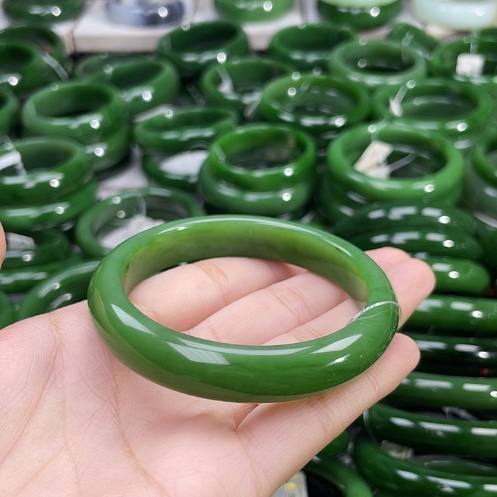 未镶嵌手镯和田玉（碧玉）