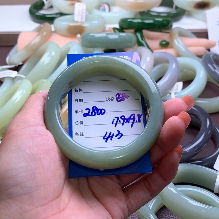 和田玉手镯 未镶嵌缇*