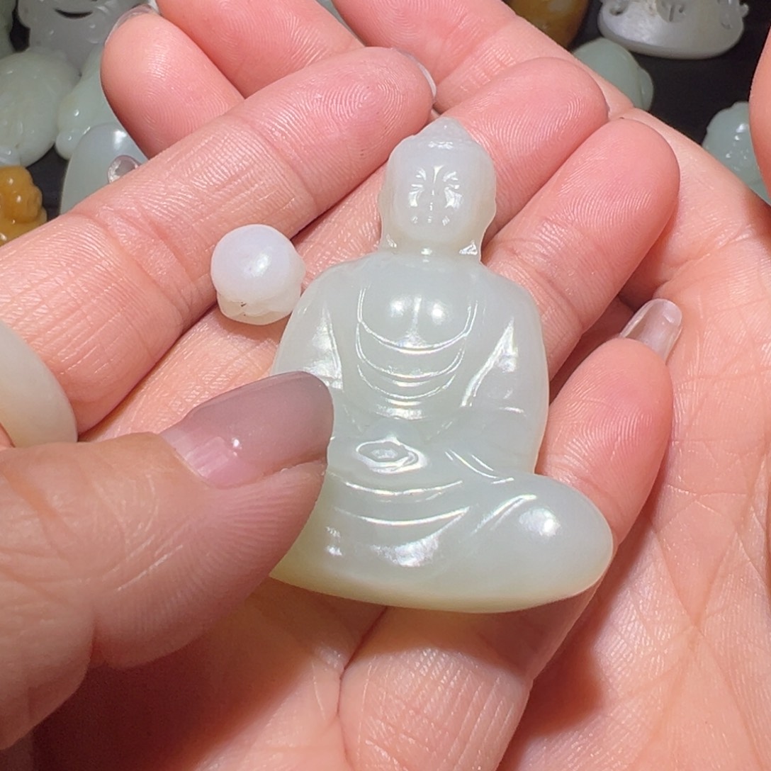 颈饰未镶嵌和田玉扮***虎