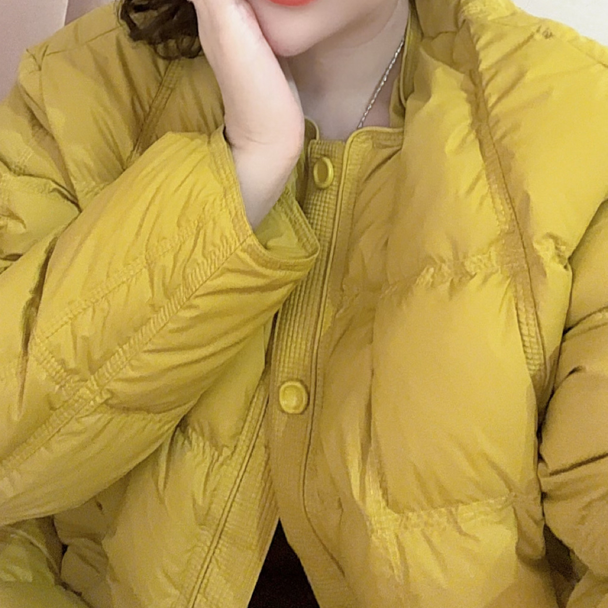 玲玲严选欧洲站轻薄短款羽绒服女新款时尚圆领显瘦白鸭绒保暖外套