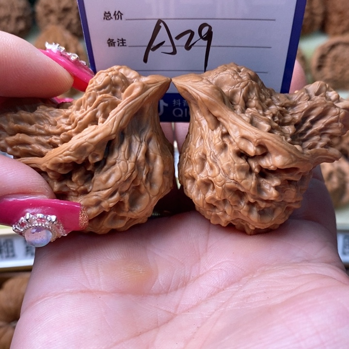 桃核吊坠A***物大鸳鸯大鸟