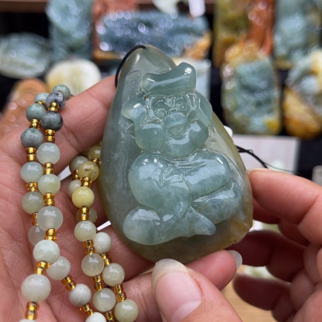 蛇纹石玉未镶嵌颈饰