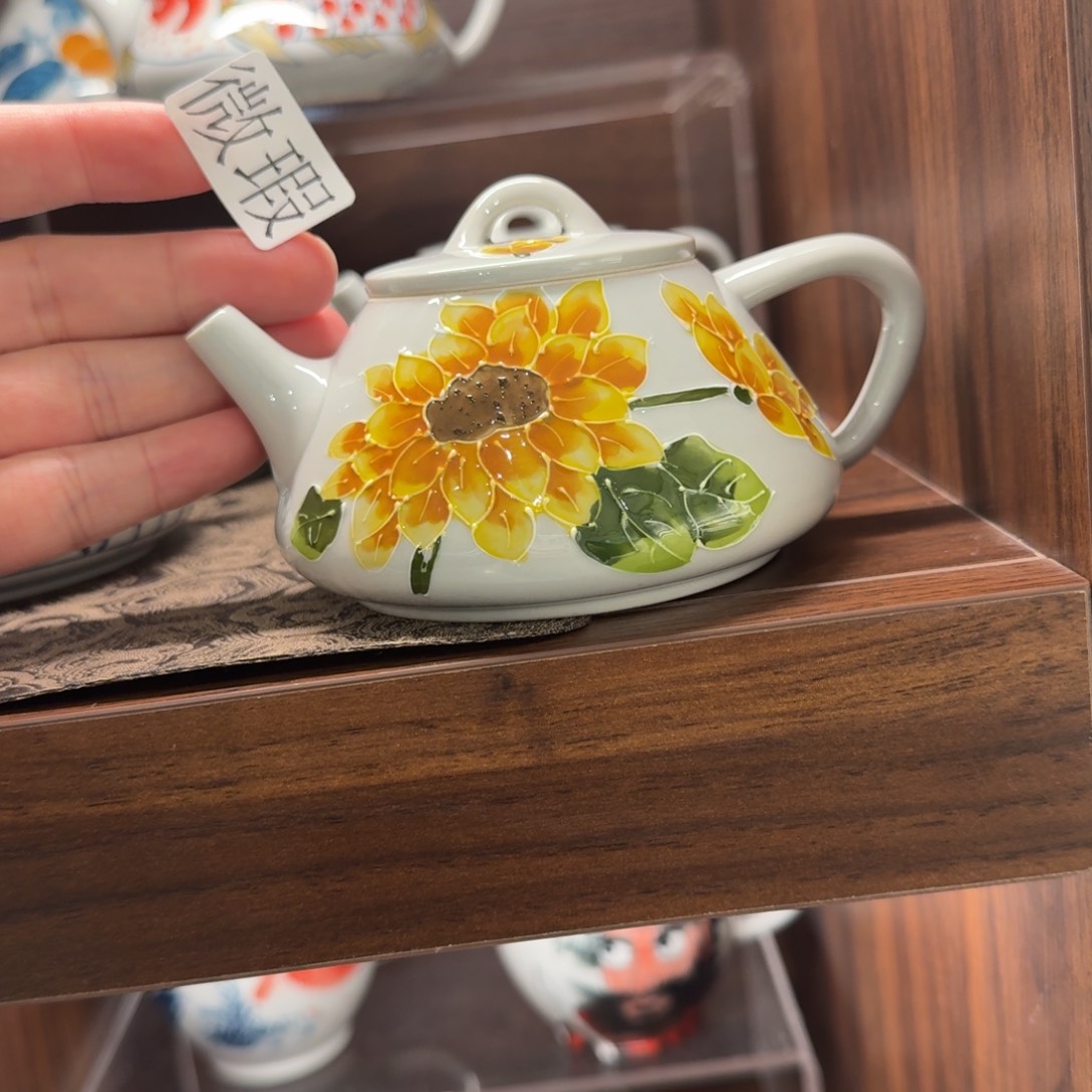 釉下手绘茶具微瑕