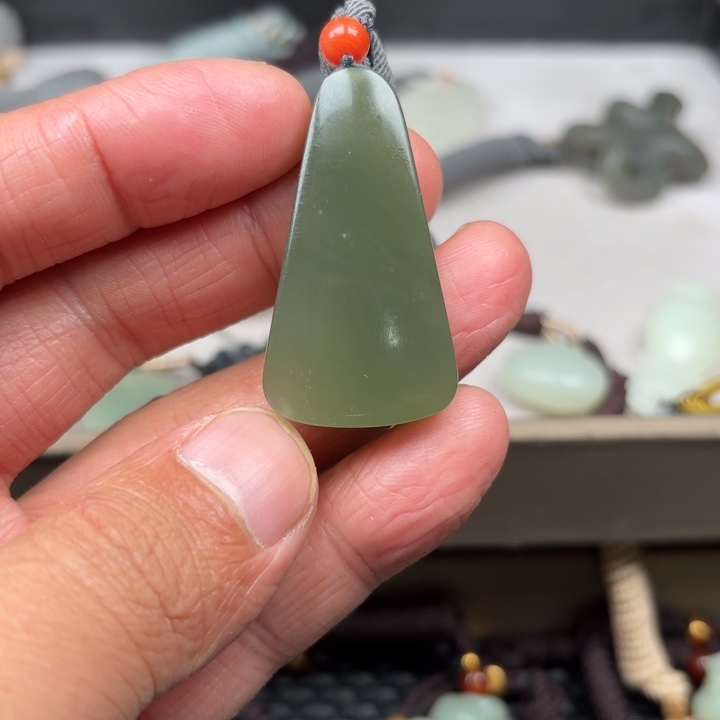 和田玉吊坠未镶嵌