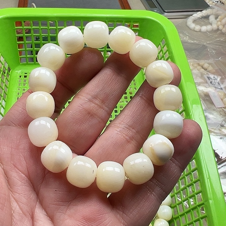 白玉菩提吊坠白色4882