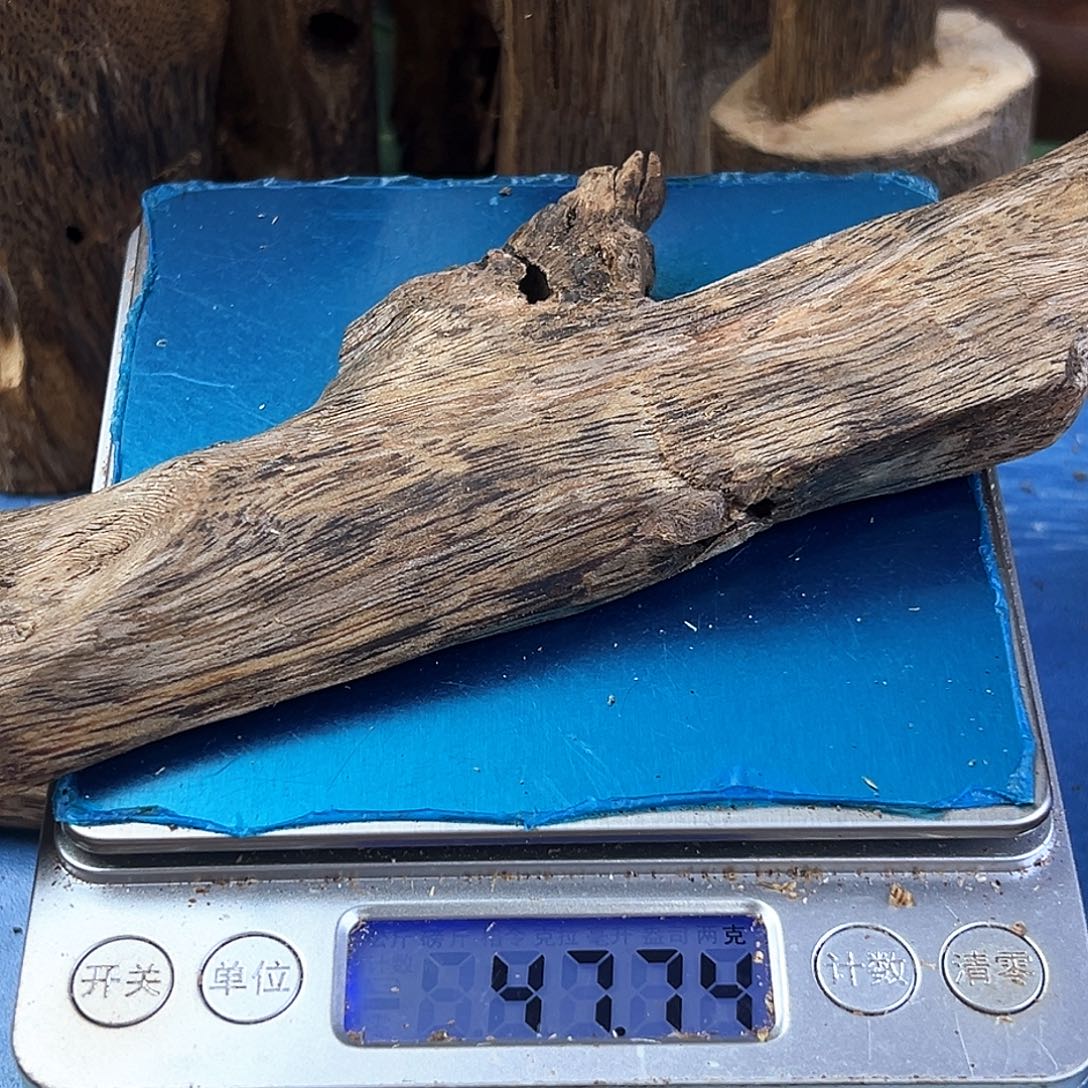 香料绿奇楠虫漏白棋47克