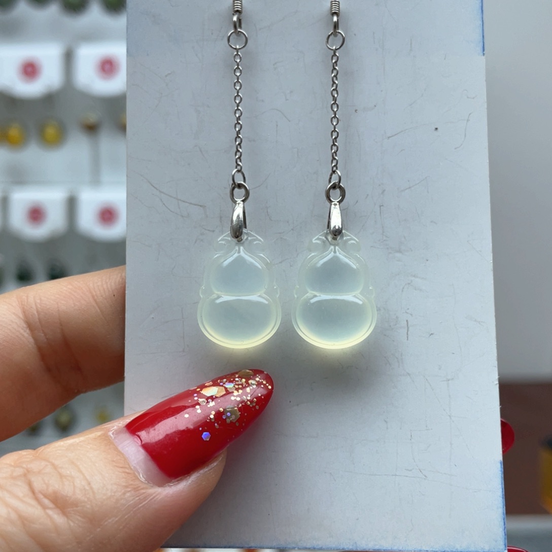 蛇纹石玉耳饰未镶嵌