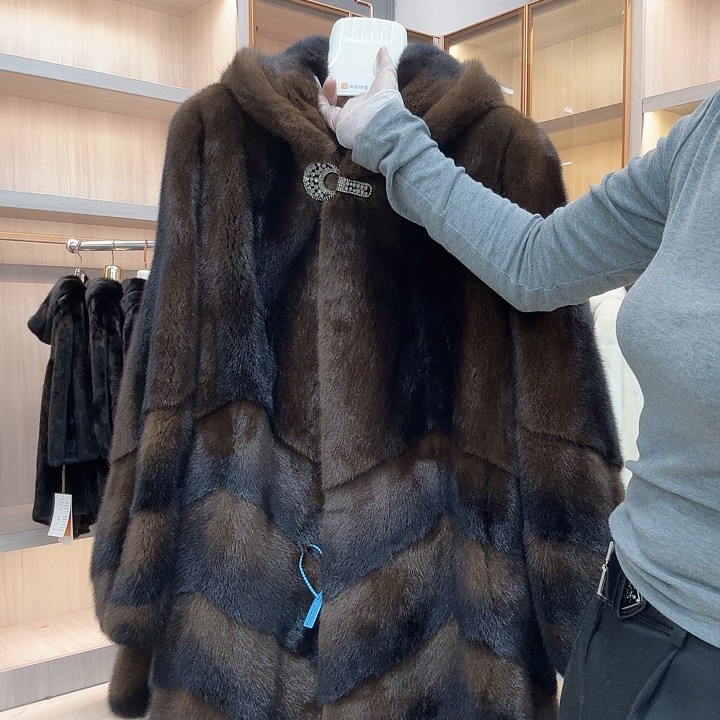 咖啡色连帽外套0666