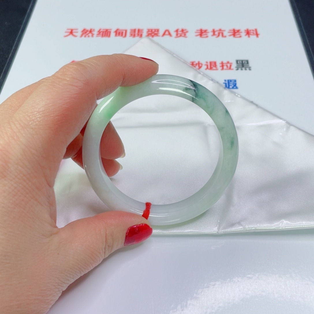 翡翠手镯未镶嵌文****4