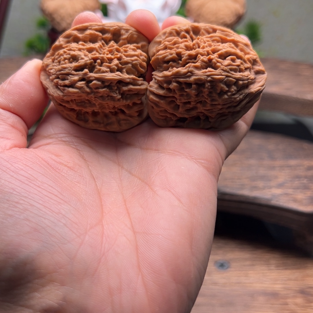 文玩核桃吊坠40三角疆