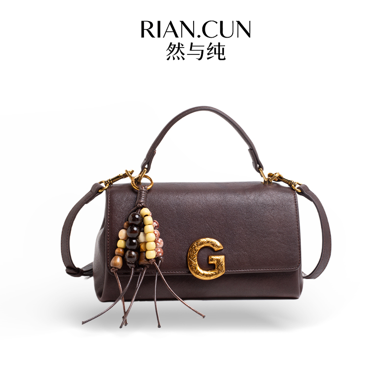 RAIN.CUN冬季2025新款轻奢设计单肩斜挎女 QYX-98125-巧克力