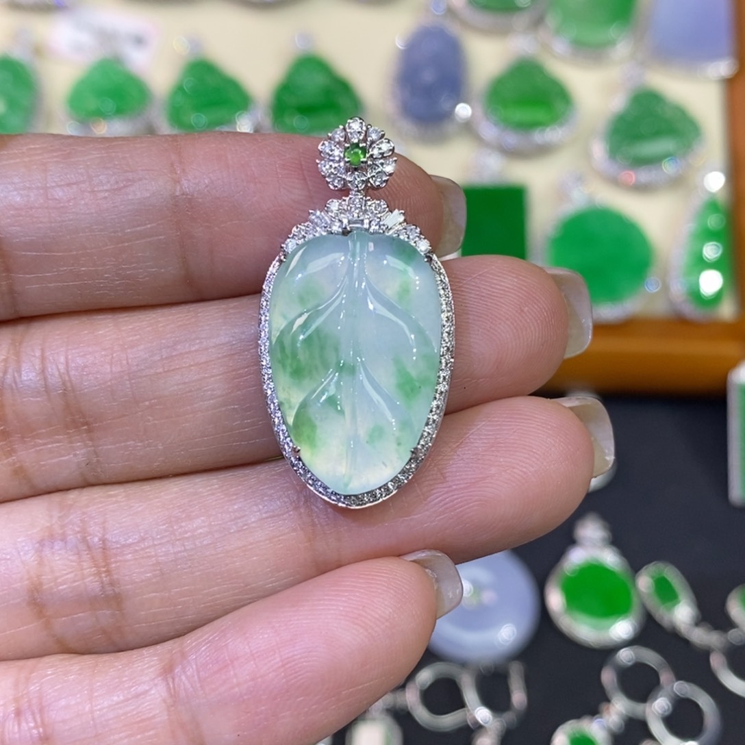 翡翠吊坠(不含链)18K金镶嵌吊坠