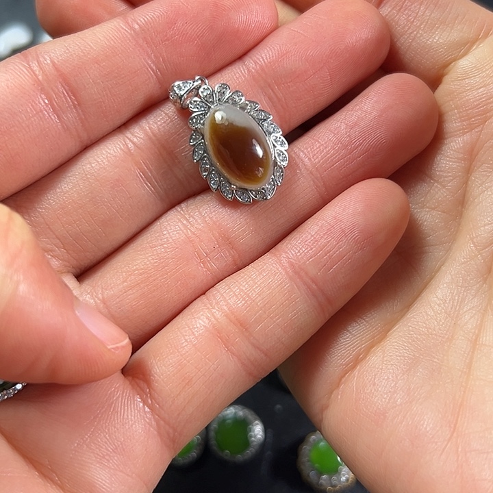 娟***子和田玉银S925镶嵌颈饰