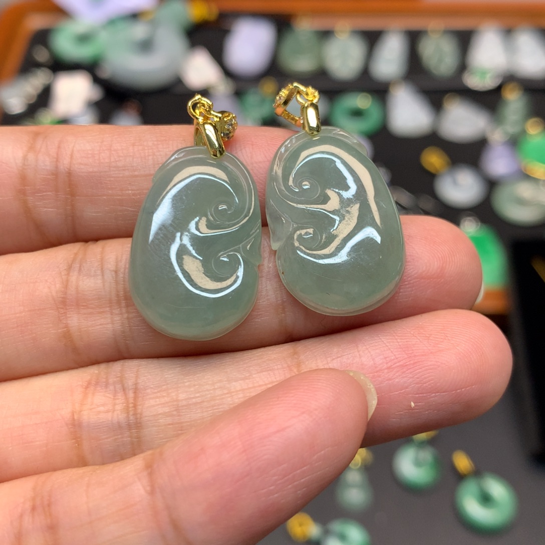 翡翠未镶嵌颈饰有纹裂