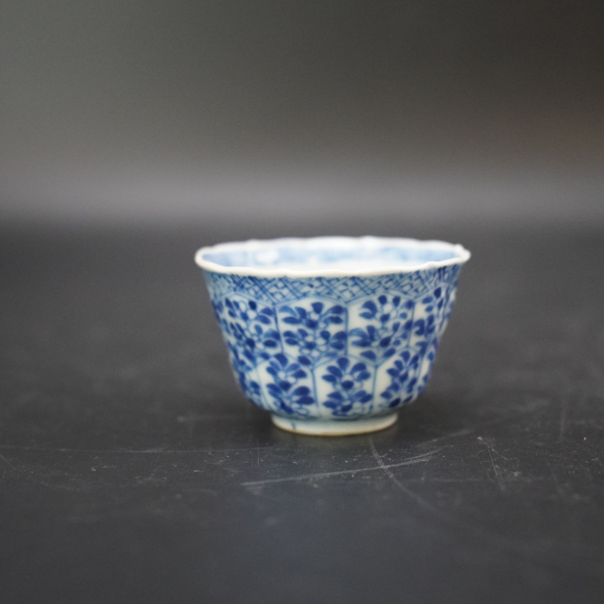 Lot.25100482清康熙青花花卉纹葵口杯 高：约4cm直径：约6.3cm