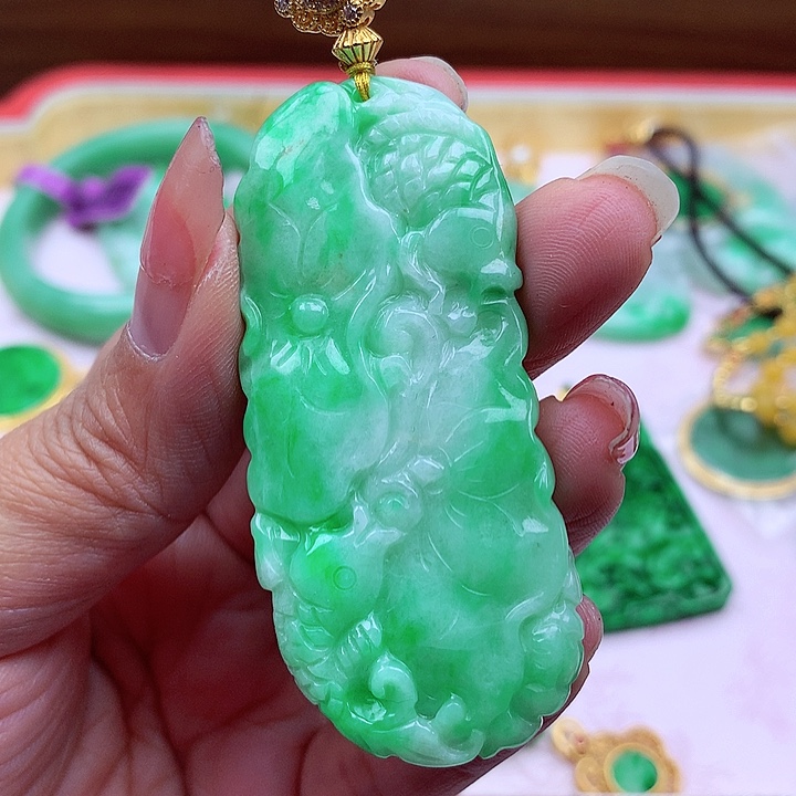 翡翠颈饰银S925镶嵌翡翠