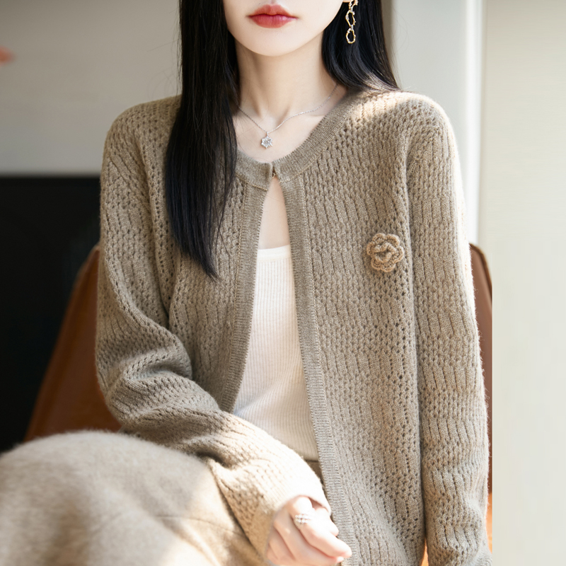 版型没得说~秋冬新款七针钩花无扣镂空开衫羊毛衫女毛衣针织衫