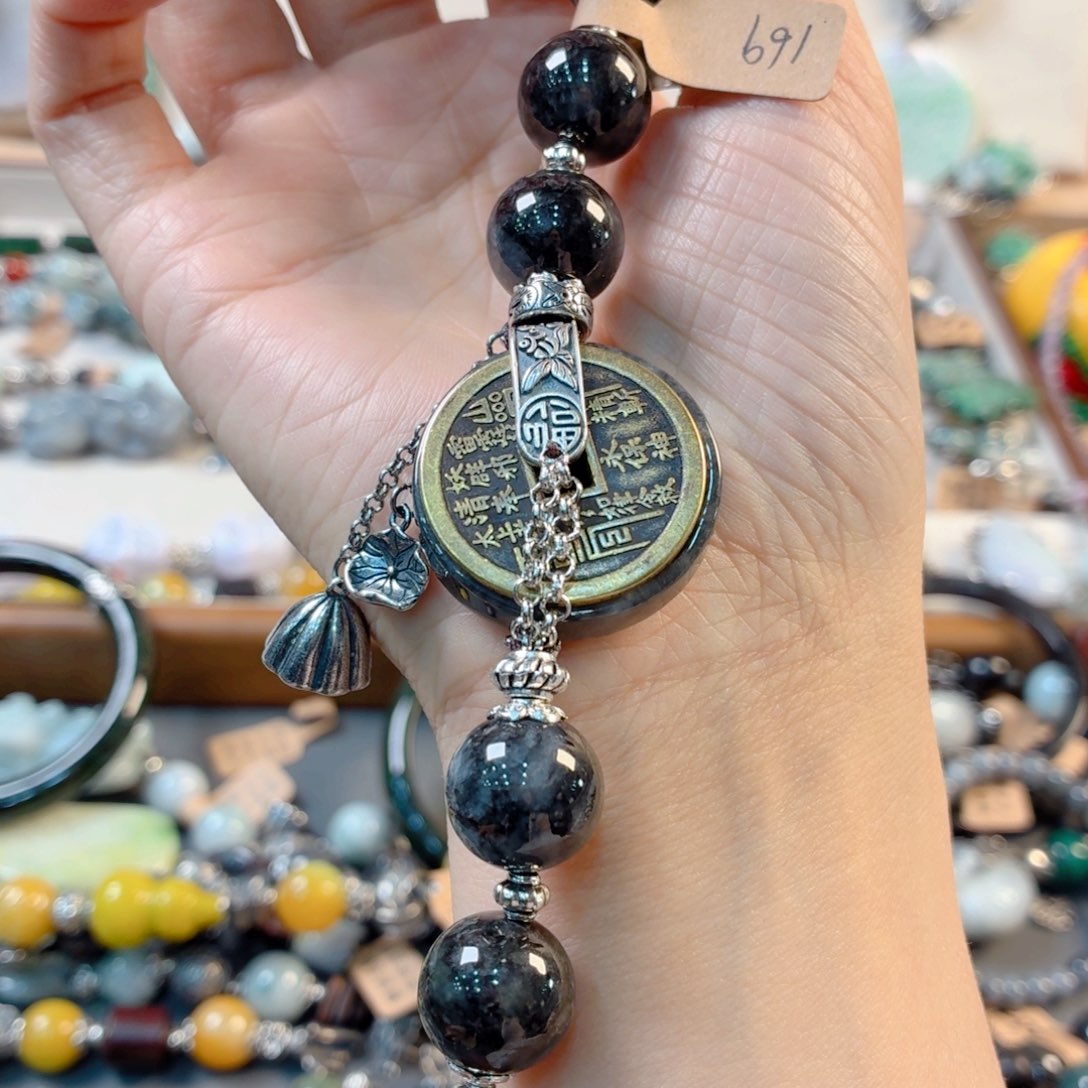 赢***修翡翠未镶嵌颈饰手串