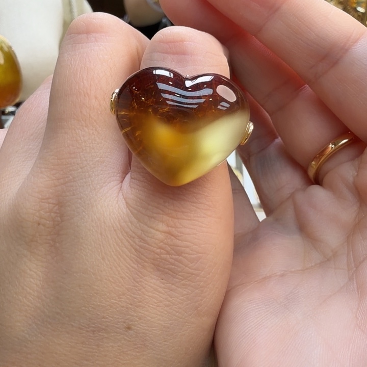 琥珀未镶嵌珠宝奇石