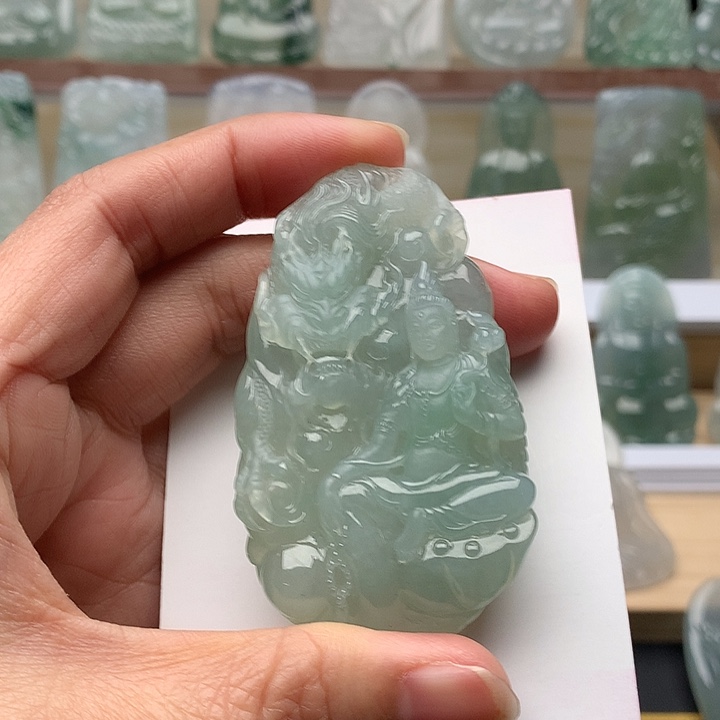 金***哥翡翠未镶嵌颈饰观音