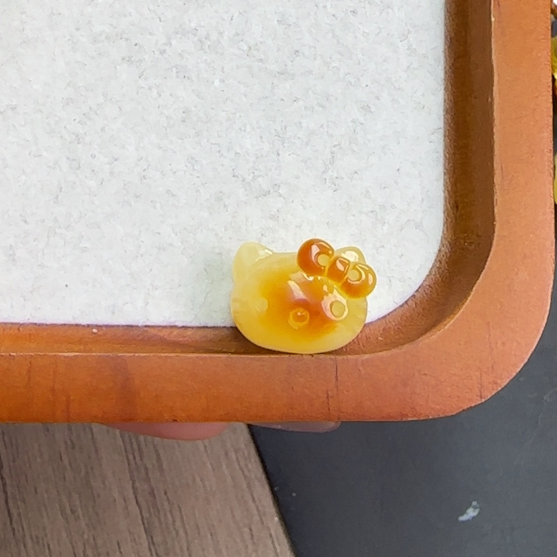 未镶嵌琥珀珠宝奇石K****D