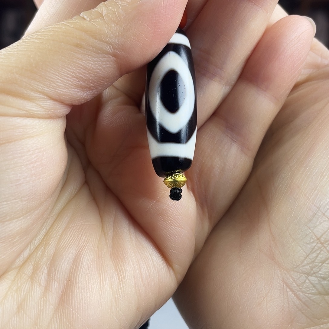 A***N玛瑙/玉髓合金颈饰行运