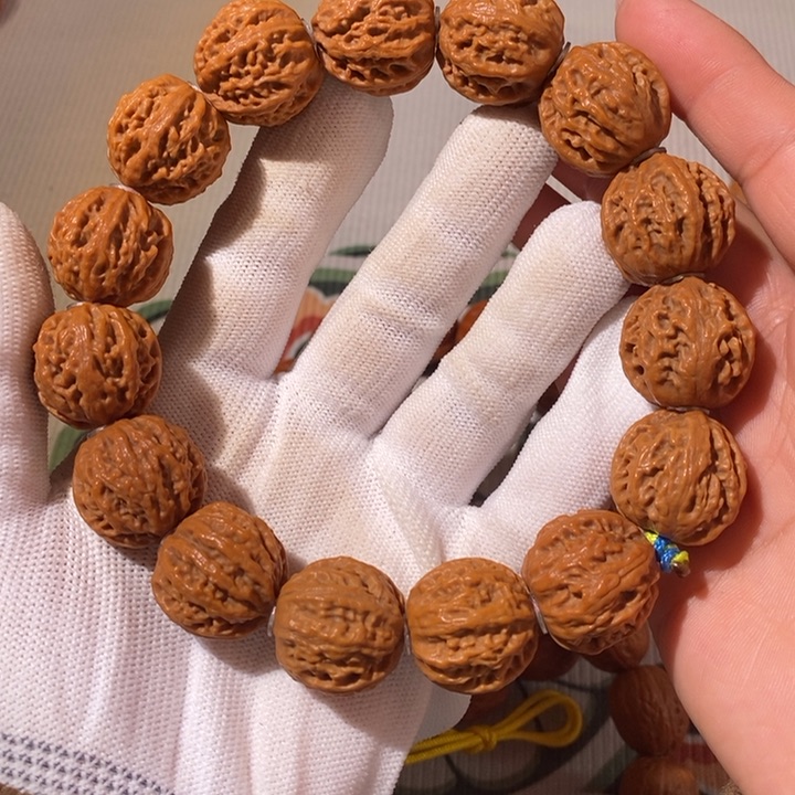 文玩核桃手串……9