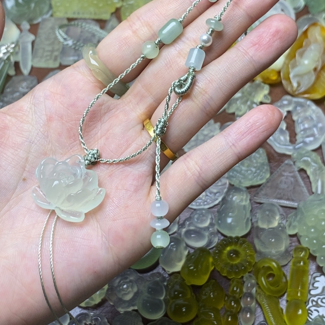 蛇纹石玉合金颈饰