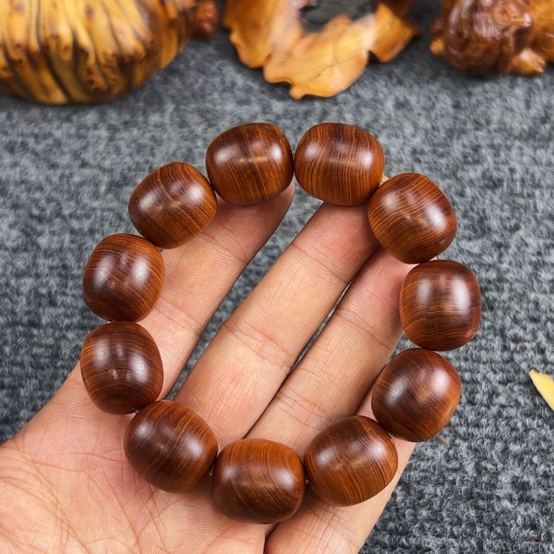 柏木太行崖柏18干黑油枣珠